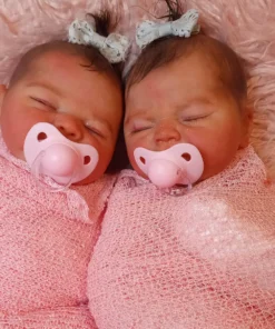 Mia & Tia