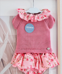 Knitset with ruffleshorts